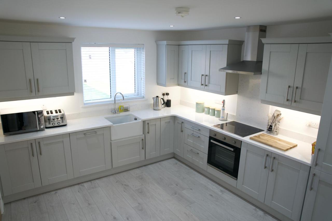Modern 3 Bedroom Coastal Home Newry Exterior foto
